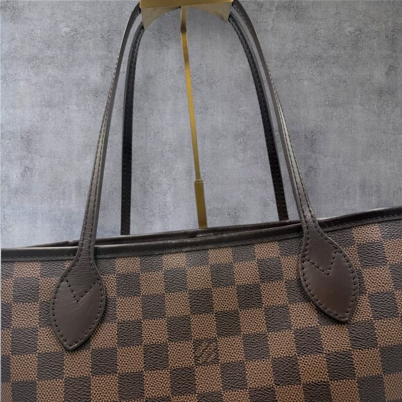 Louis Vuitton Damier Ebene Neverfull MM - Picture 3 of 11